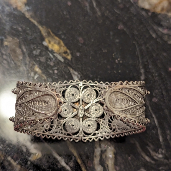 Stunning Sterling silver bangle bracelet. Vintage estate piece. - Picture 4 of 8